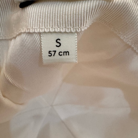 Gucci GG Logo White Baseball Cap, NWT - Picture 6 of 7